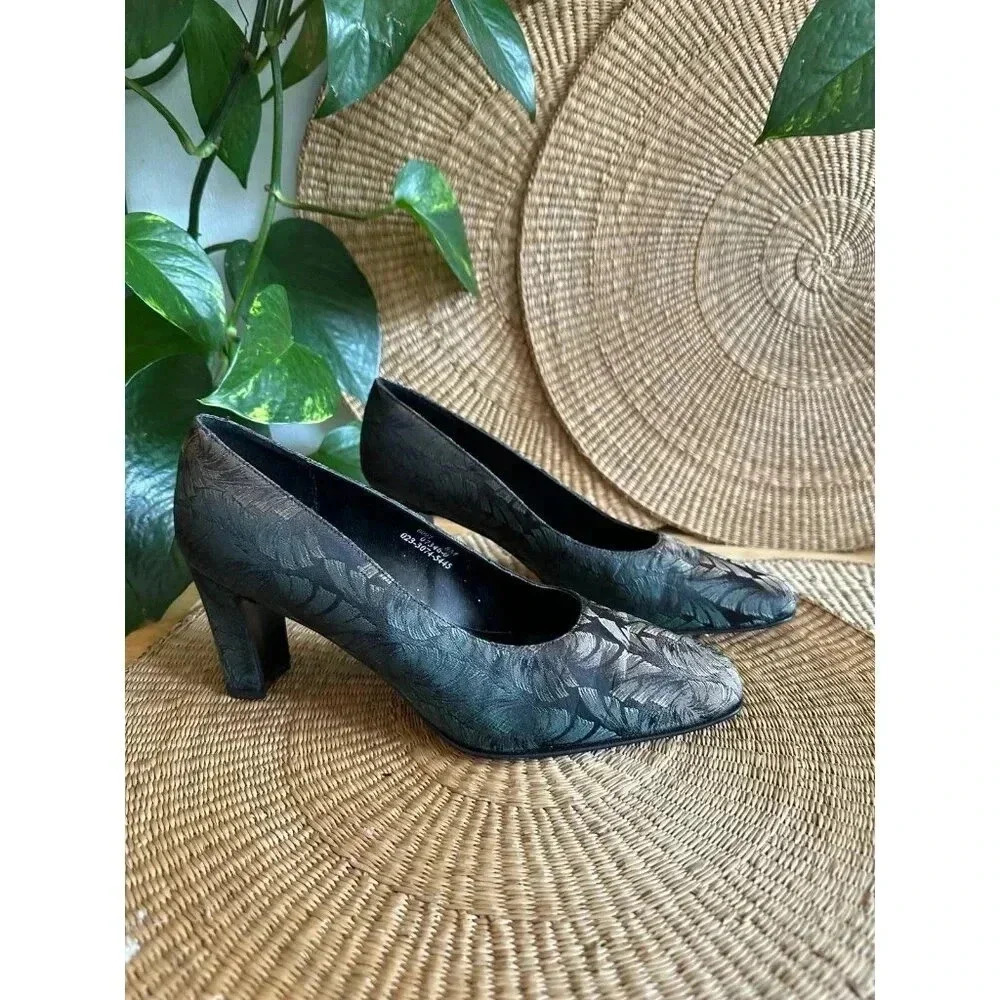 Fashion Influences women’s size 8M heels